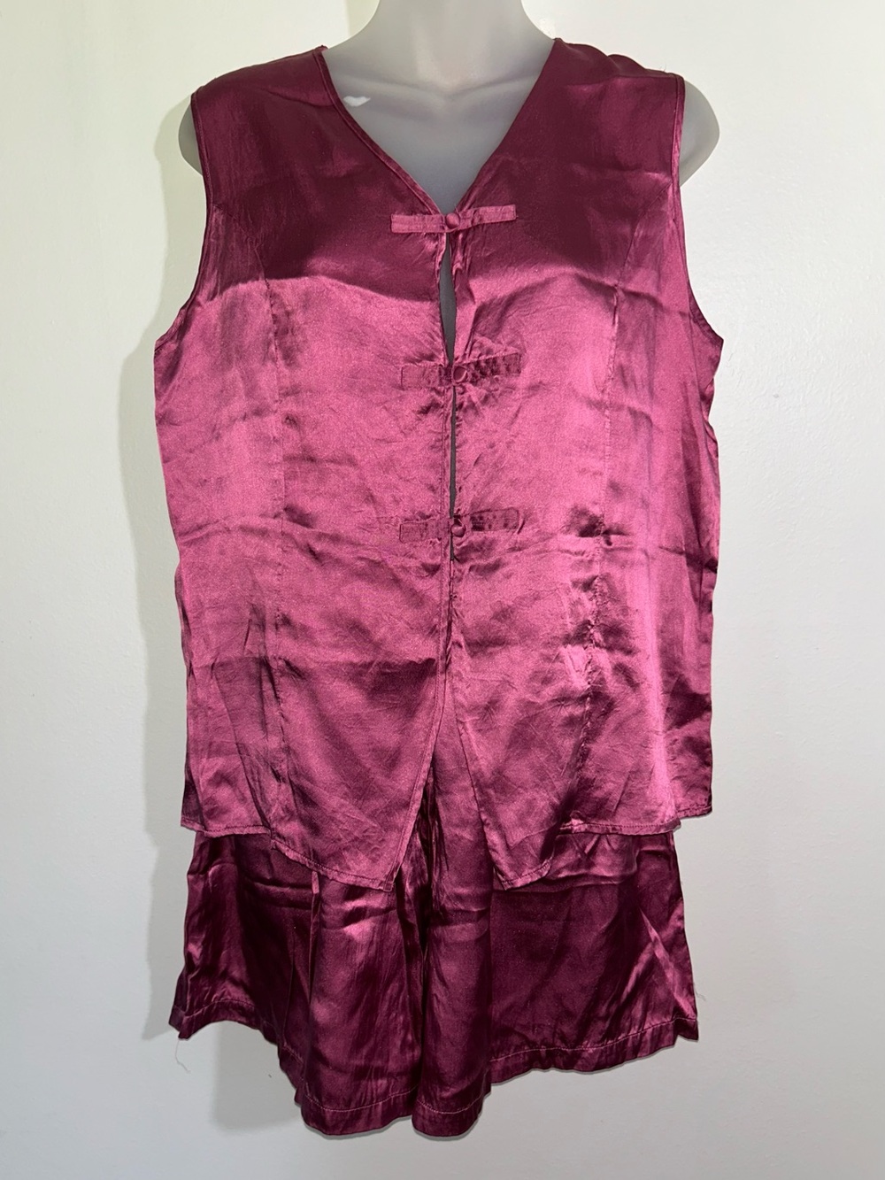 Vintage Victoria’s Secret 100% Silk Pajama Set Frog Closure Maroon Shortie